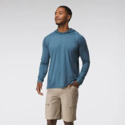 NRS Men's Silkweight Hoodie -WCK WaterSports Gear 10139 06 MsSilkweightHoodie stealth front 2 Crop 2000x2000 89531.1743718262